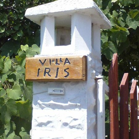 Villa Iris Nea Vrasna Exterior photo